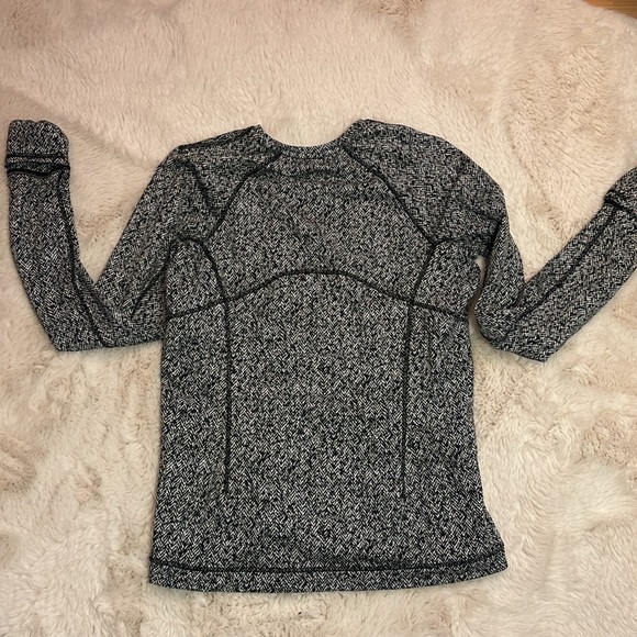 Lululemon long sleeve running top - Picture 3 of 3